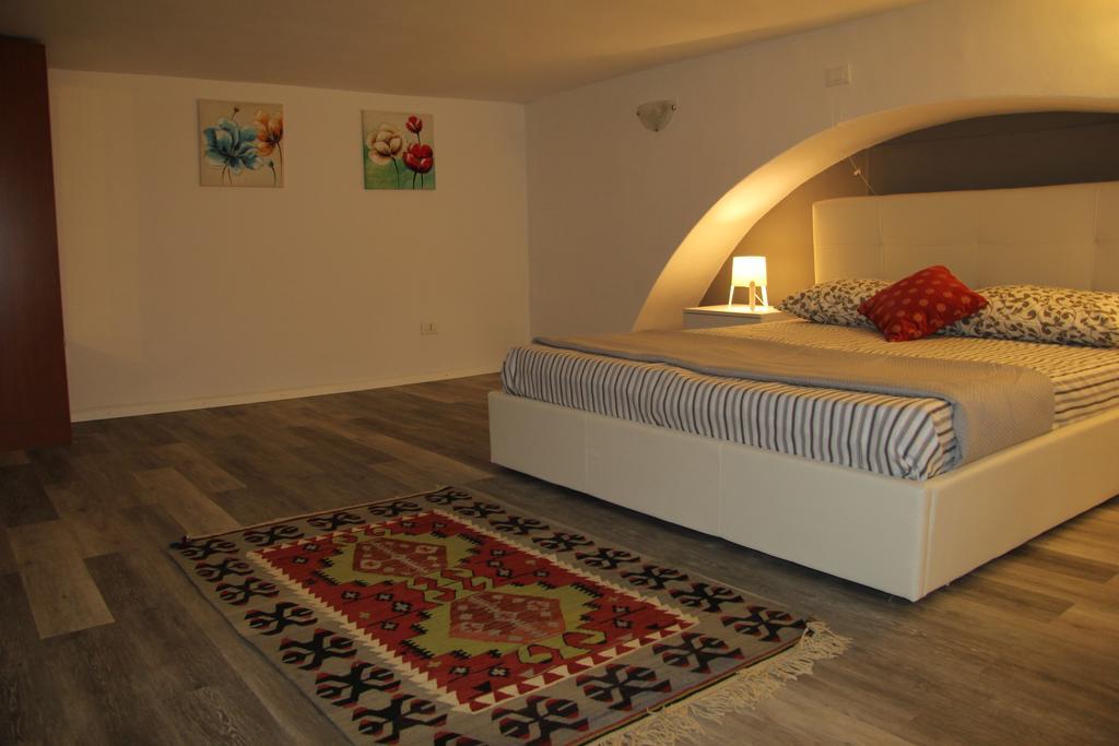 Vittoria Apartment คาตาเนีย ภายนอก รูปภาพ