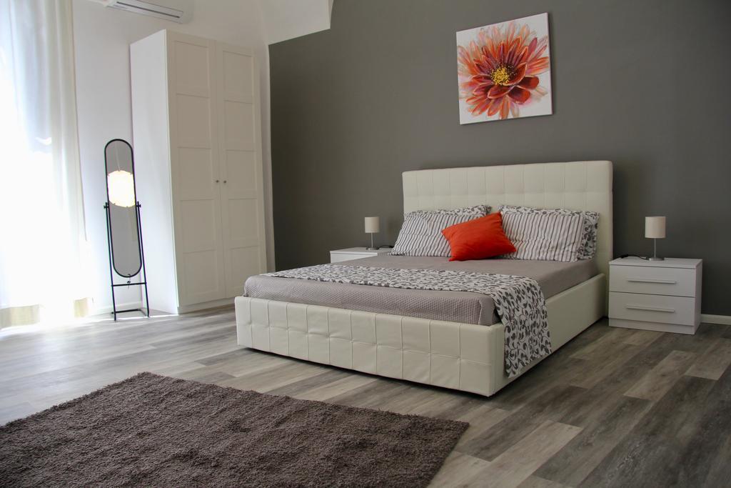 Vittoria Apartment คาตาเนีย ภายนอก รูปภาพ